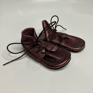 Duchess & Fox shimmer plum leather moccasin sneakers size 5